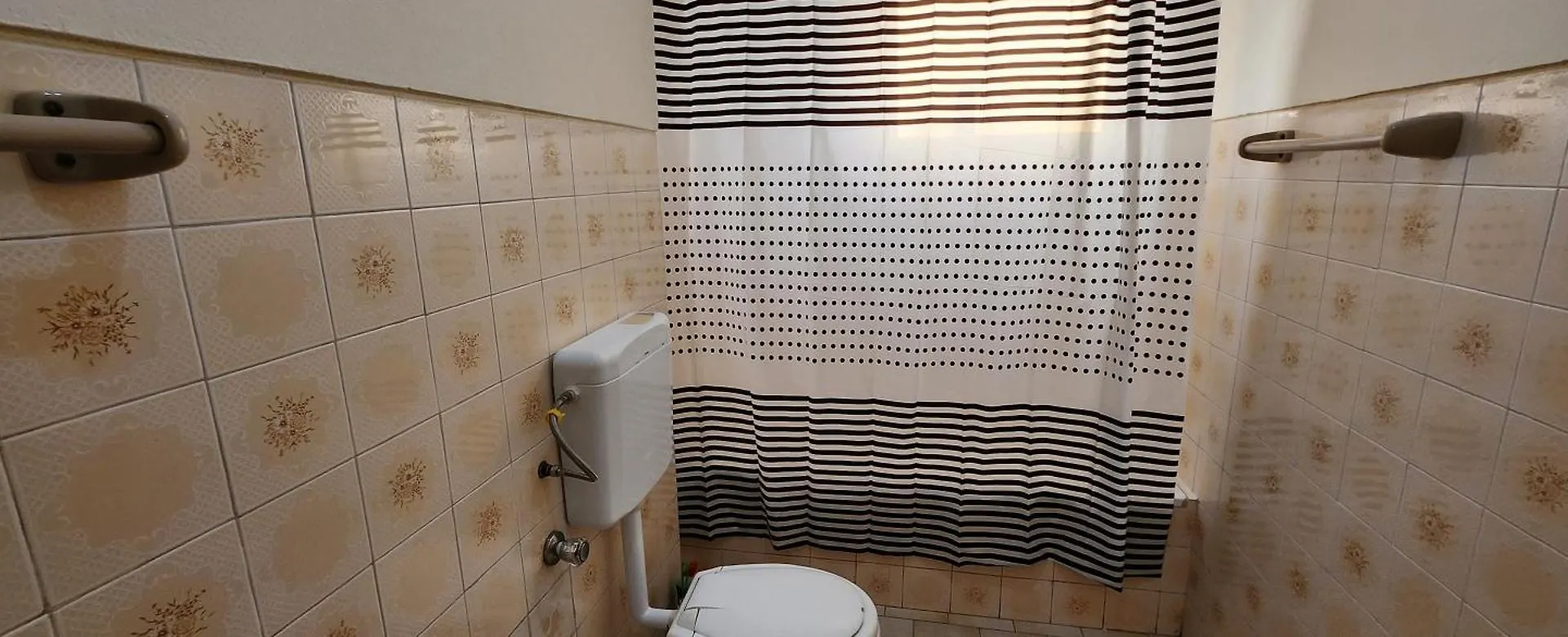 Hostel Meeting Point Hostel-Praia Group Reservations